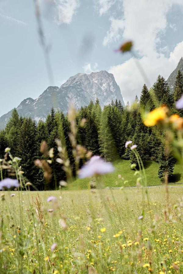 Hotel Hubertushof - Ihr Hotel Mit Herz ลอยทัช ภายนอก รูปภาพ