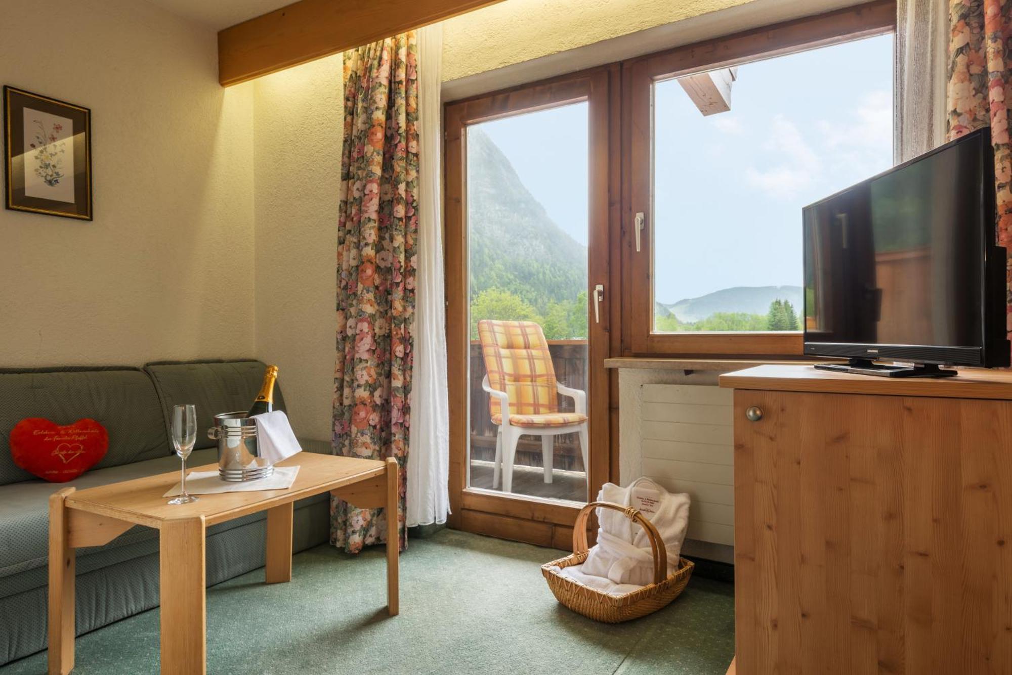 Hotel Hubertushof - Ihr Hotel Mit Herz ลอยทัช ภายนอก รูปภาพ