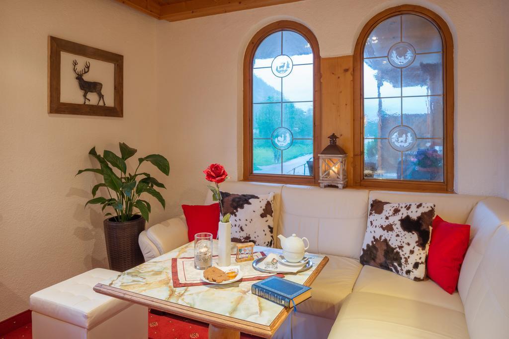 Hotel Hubertushof - Ihr Hotel Mit Herz ลอยทัช ภายนอก รูปภาพ